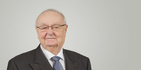 Rechtsanwalt Dr. <b>Heinz Günther</b> Hüsch hat als Rechtsanwalt und Abgeordneter <b>...</b> - Dr-Huesch